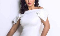 الفنانة وفاء عامر تنفي خبر إلقاء القبض عليها